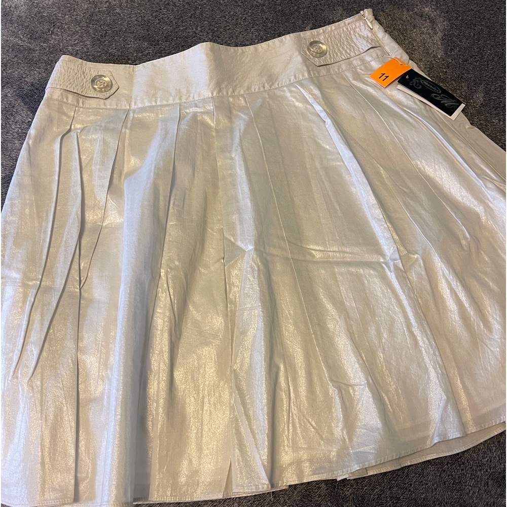 Mandee Y2K metallic silver, pleated skirt